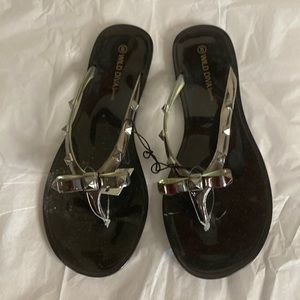 WILD DIVA SHOES THONG SANDALS NEW WITH TAGS SIZE WOMEN 8 BLACK